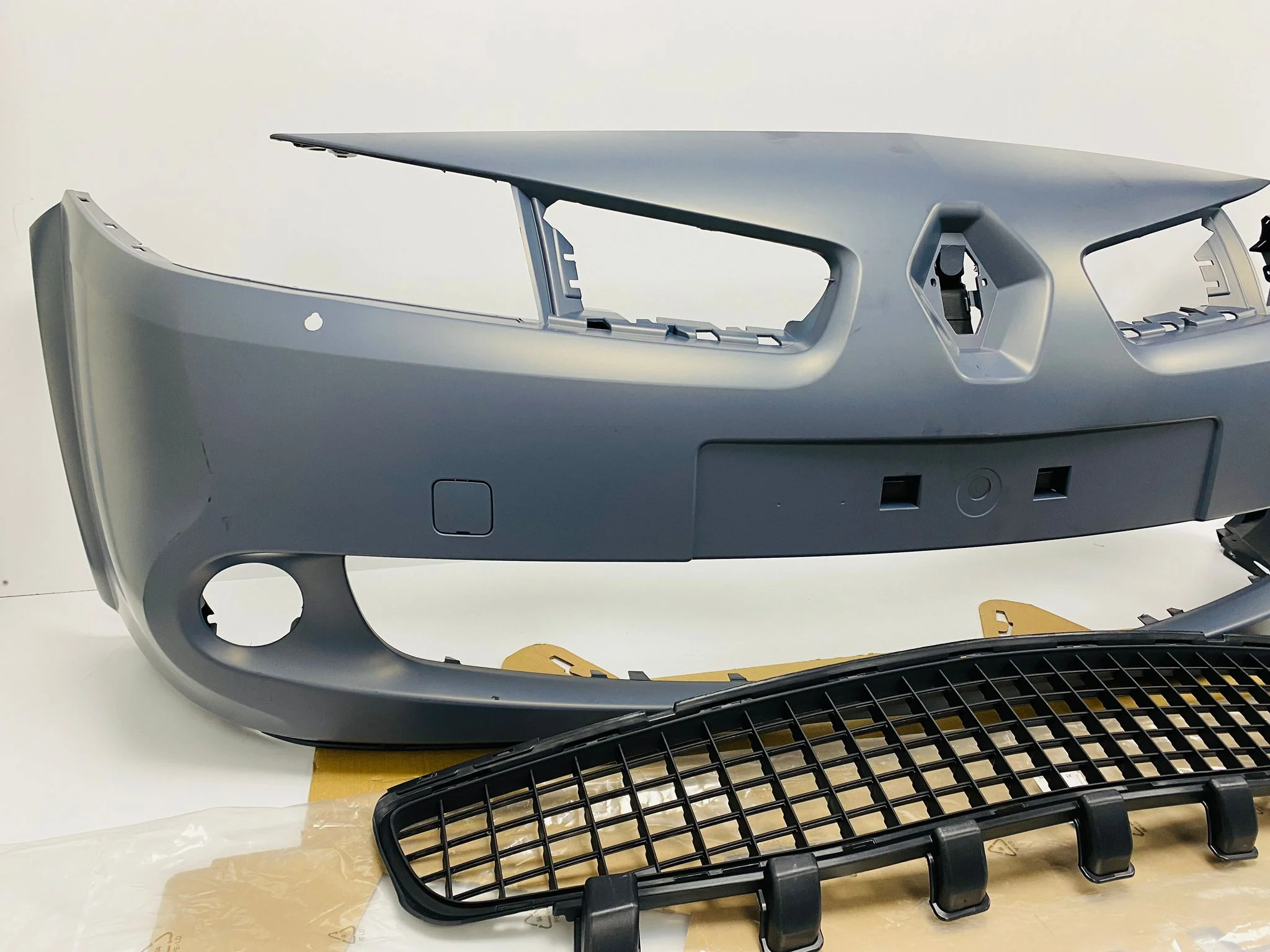 Megane 2 RS Ph2 Ön Tampon + Alt Izgara 620229268R