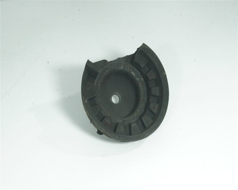 Trafic 2 Trafic 3 Ön Amortisör Suportu 8200904006