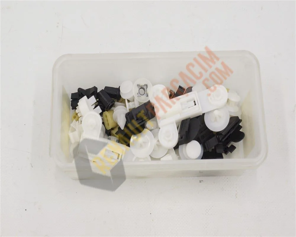 Laguna 2 Sw Bagaj Agraf Klips Takımı 7701410148