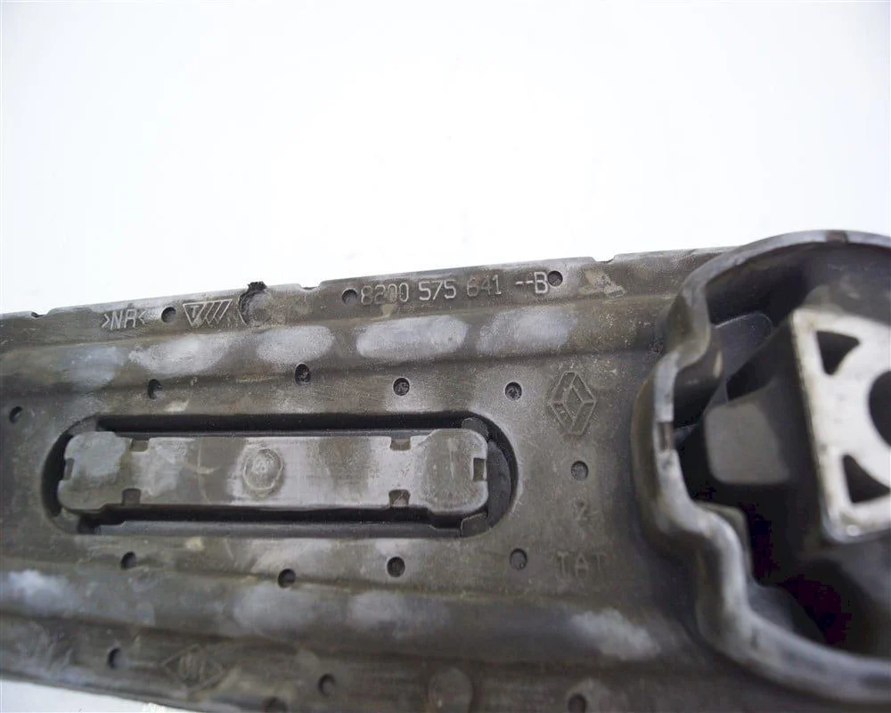 Megane 2 Scenic 2 1.4 1.6 Motor Alt Takozu 8200575641