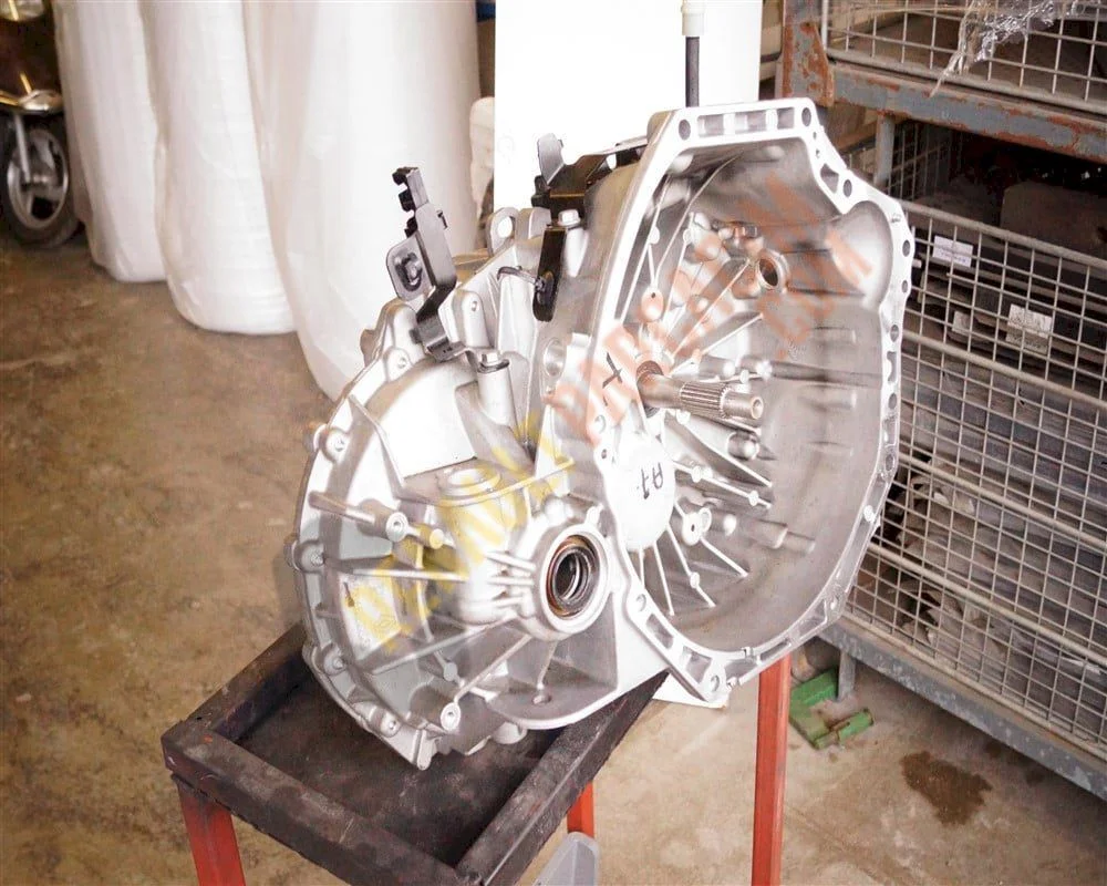 Trafic 3 1.6 Şanzıman Çift Turbo PF6 044 8201576122